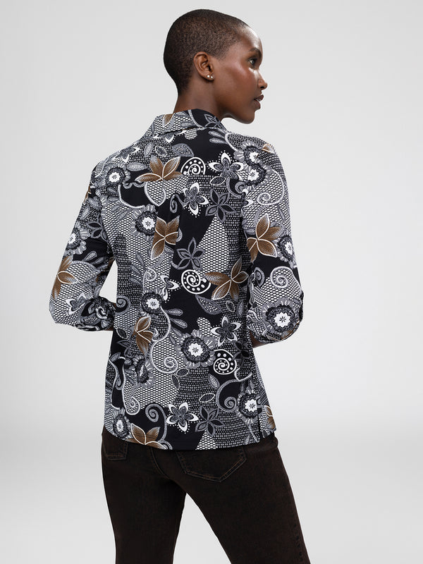 3/4-sleeve semi-fitted blouse with buttons