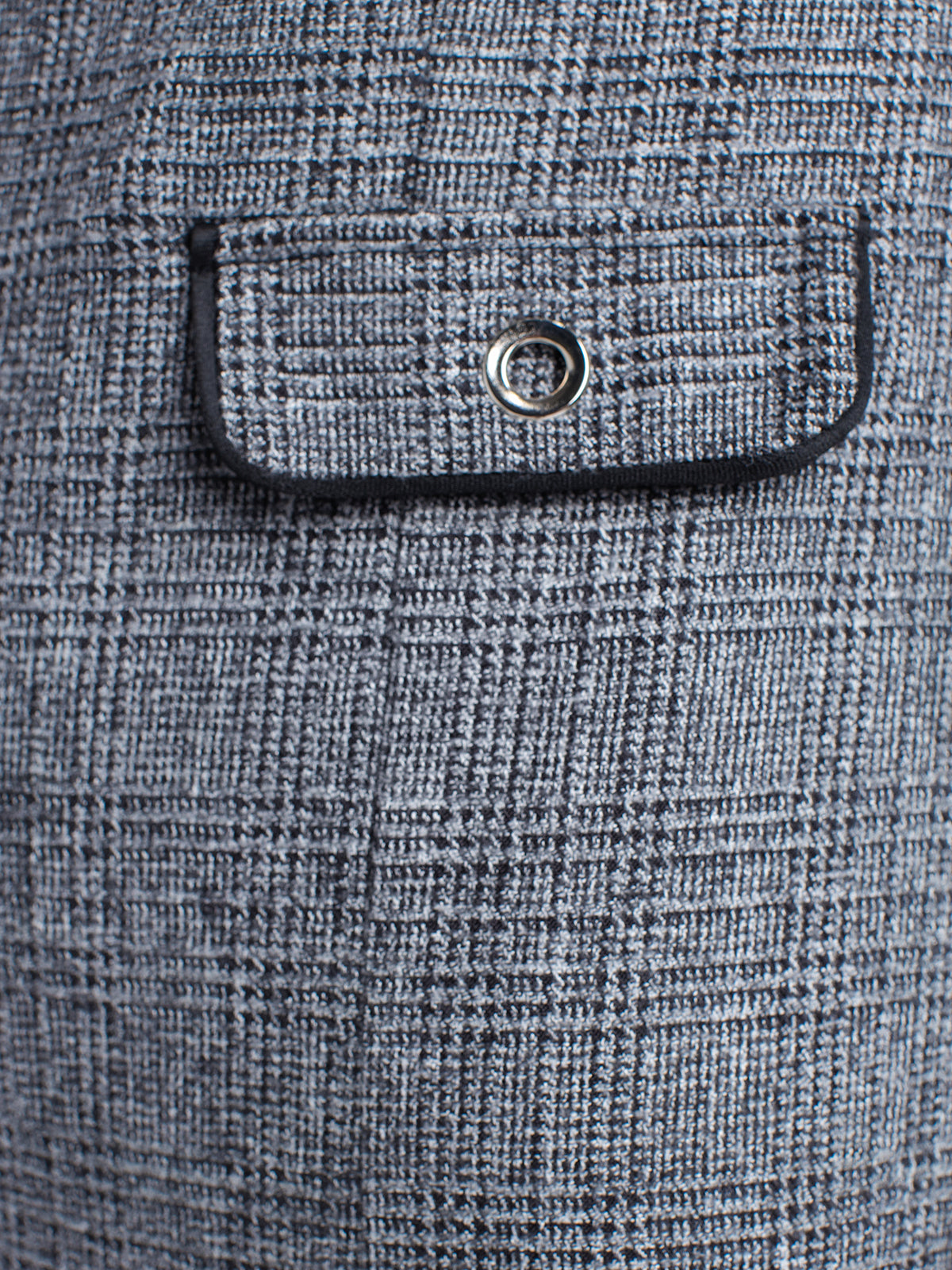 498765817733-01.jpg