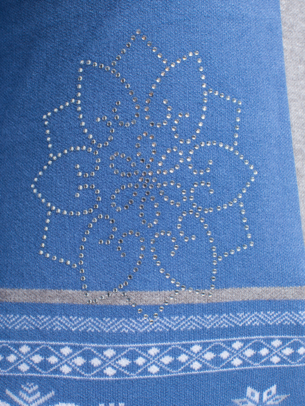 498765839209-04.jpg