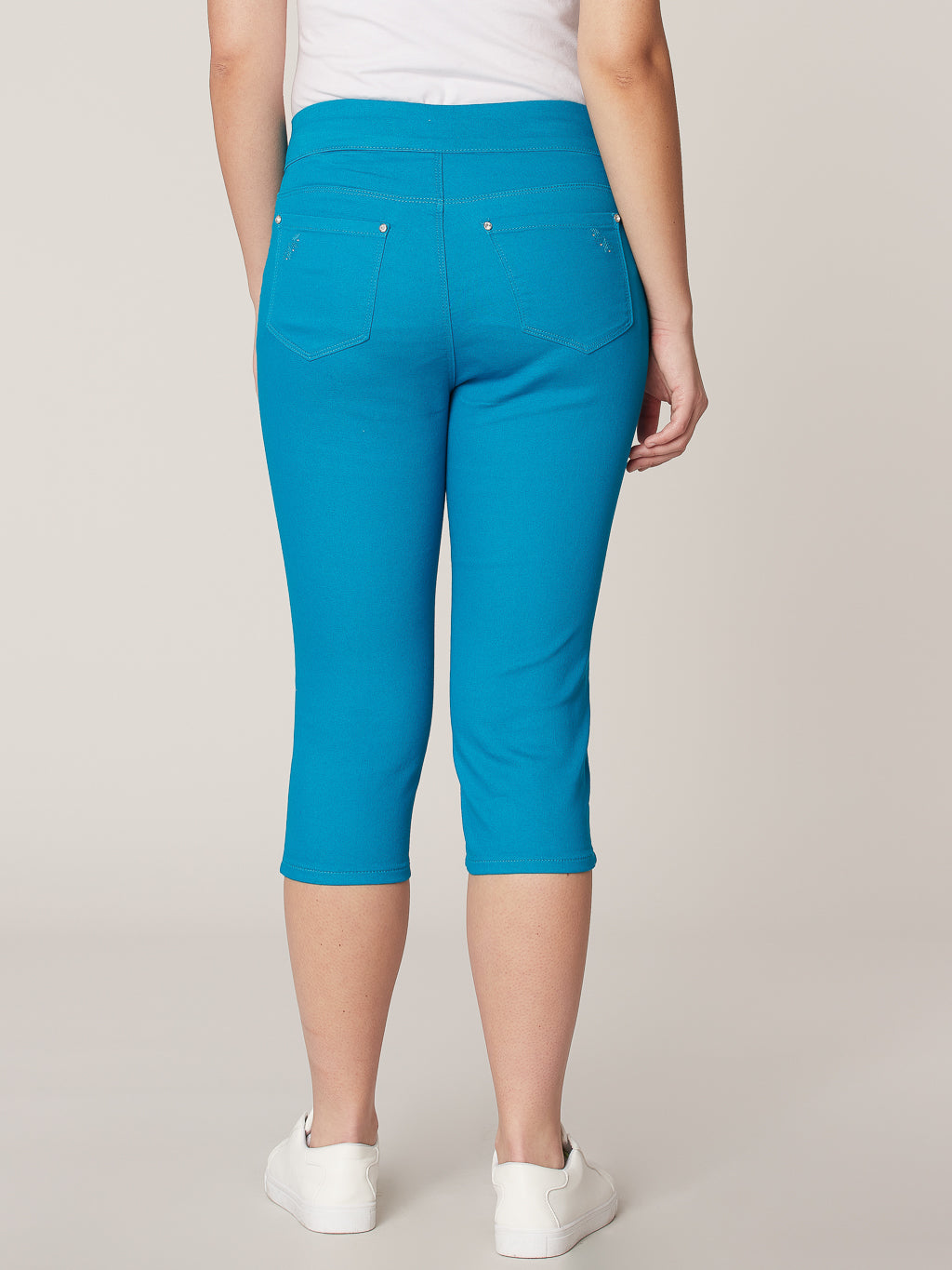 Pull-on denim capri