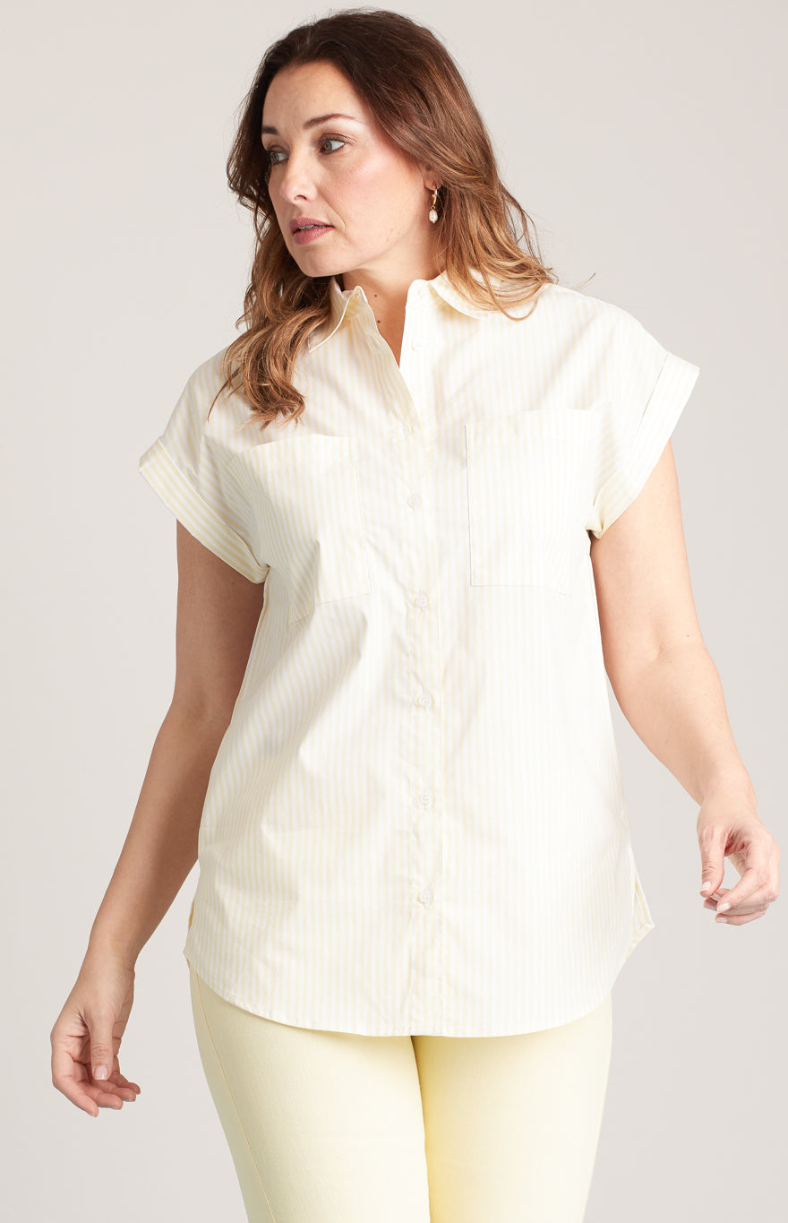 Loose tunic with buttons