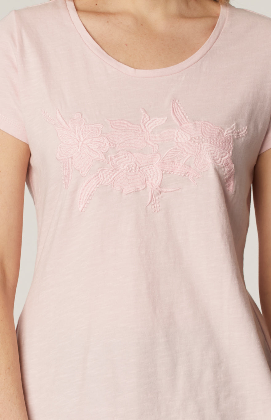 Short-sleeve semi-fitted t-shirt