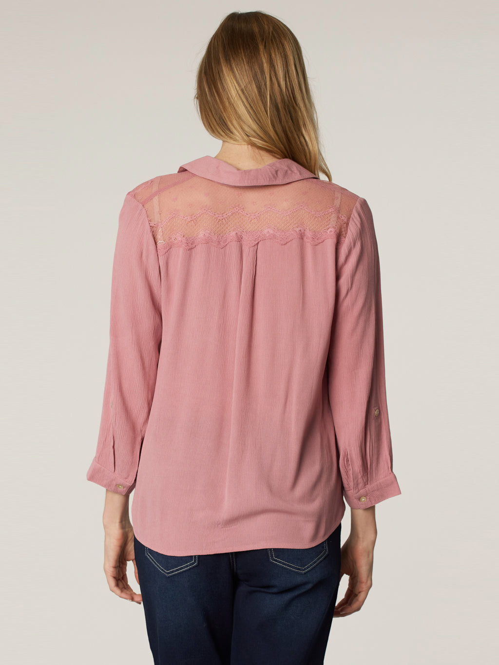 3/4-sleeve semi-fitted blouse with buttons