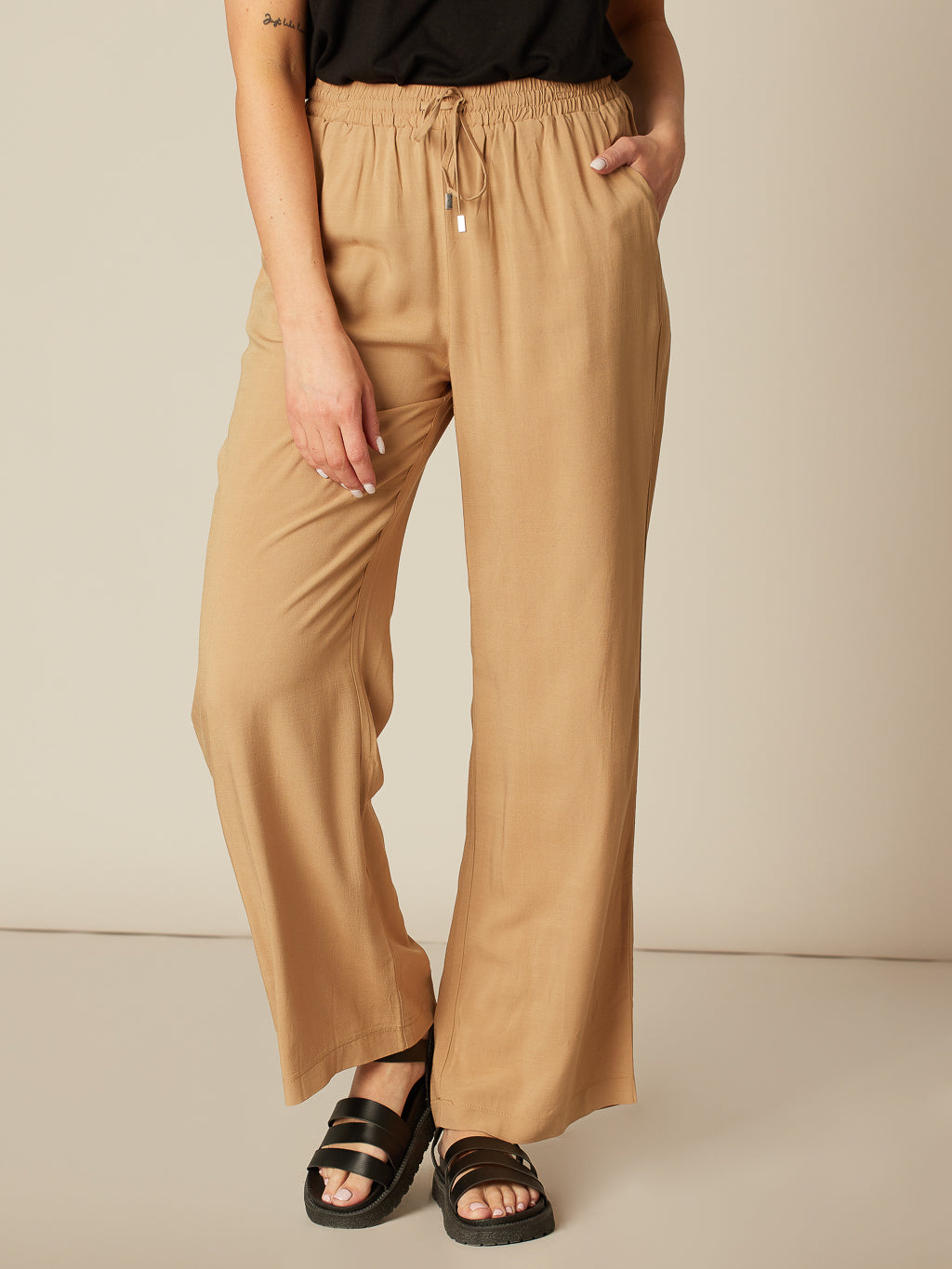 Straight casual pull-on pant
