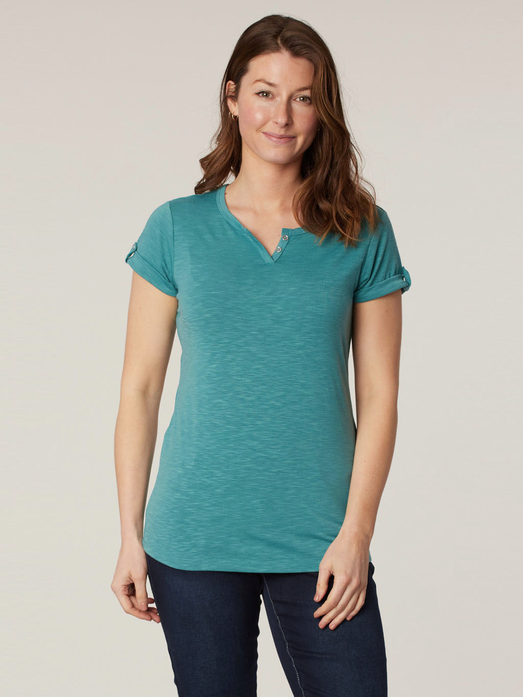Short-sleeve semi-fitted t-shirt