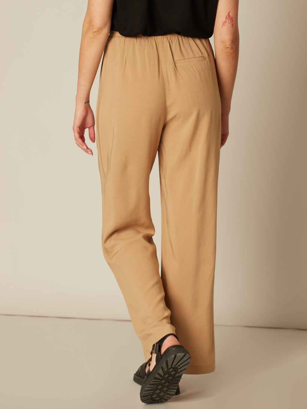 Straight casual pull-on pant