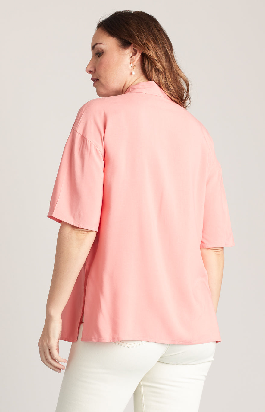 Blouse ample à manches courtes avec boutons