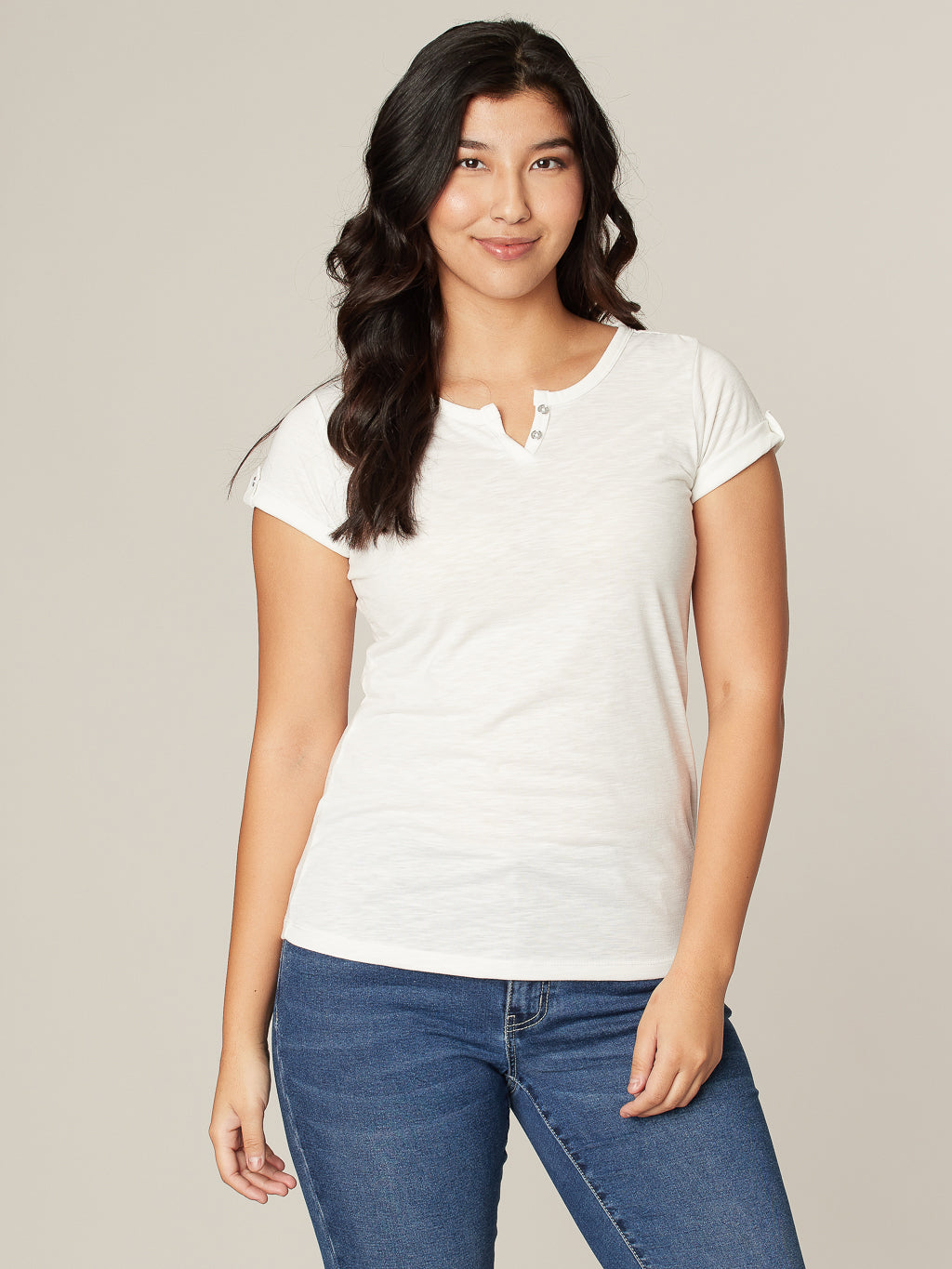 Short-sleeve semi-fitted t-shirt