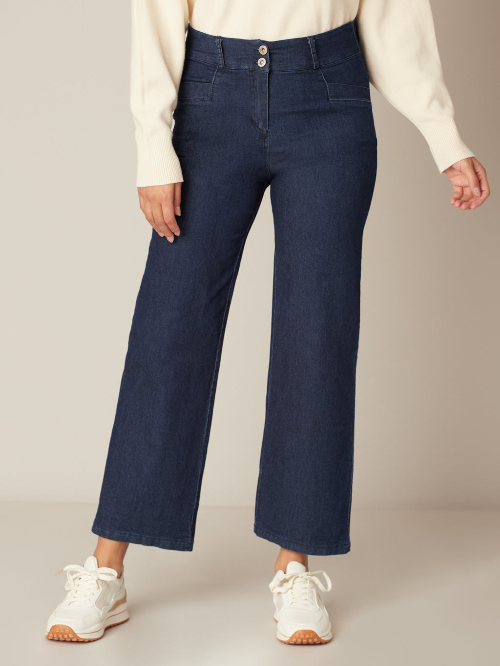 Wide-leg semi-fitted jean