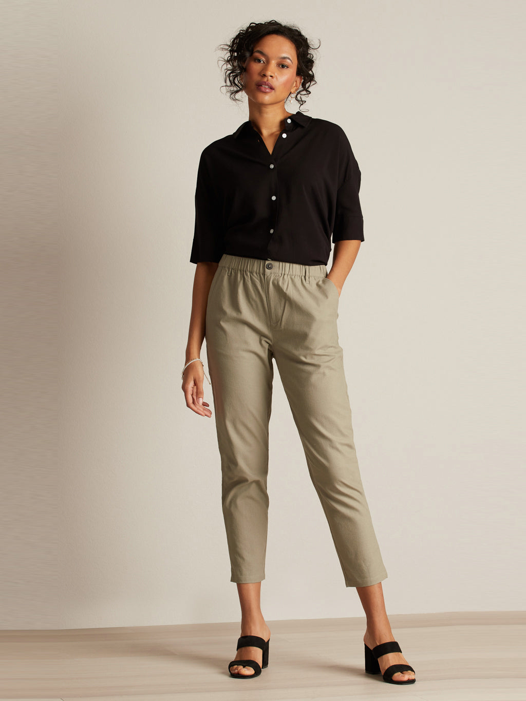 Straight semi-fitted pant