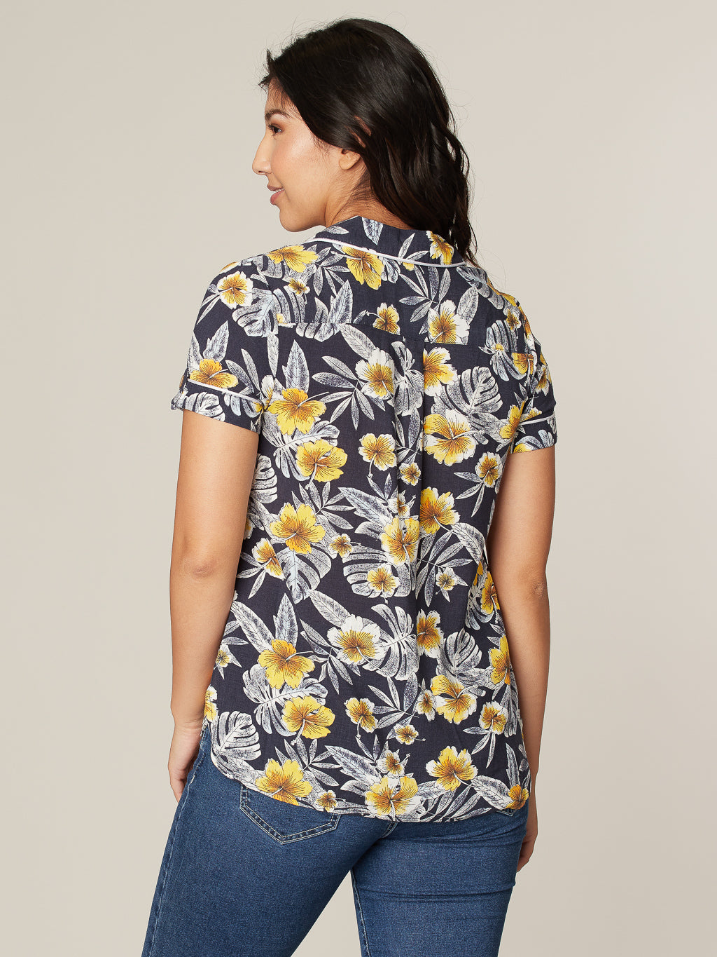 Short-sleeve loose blouse with buttons