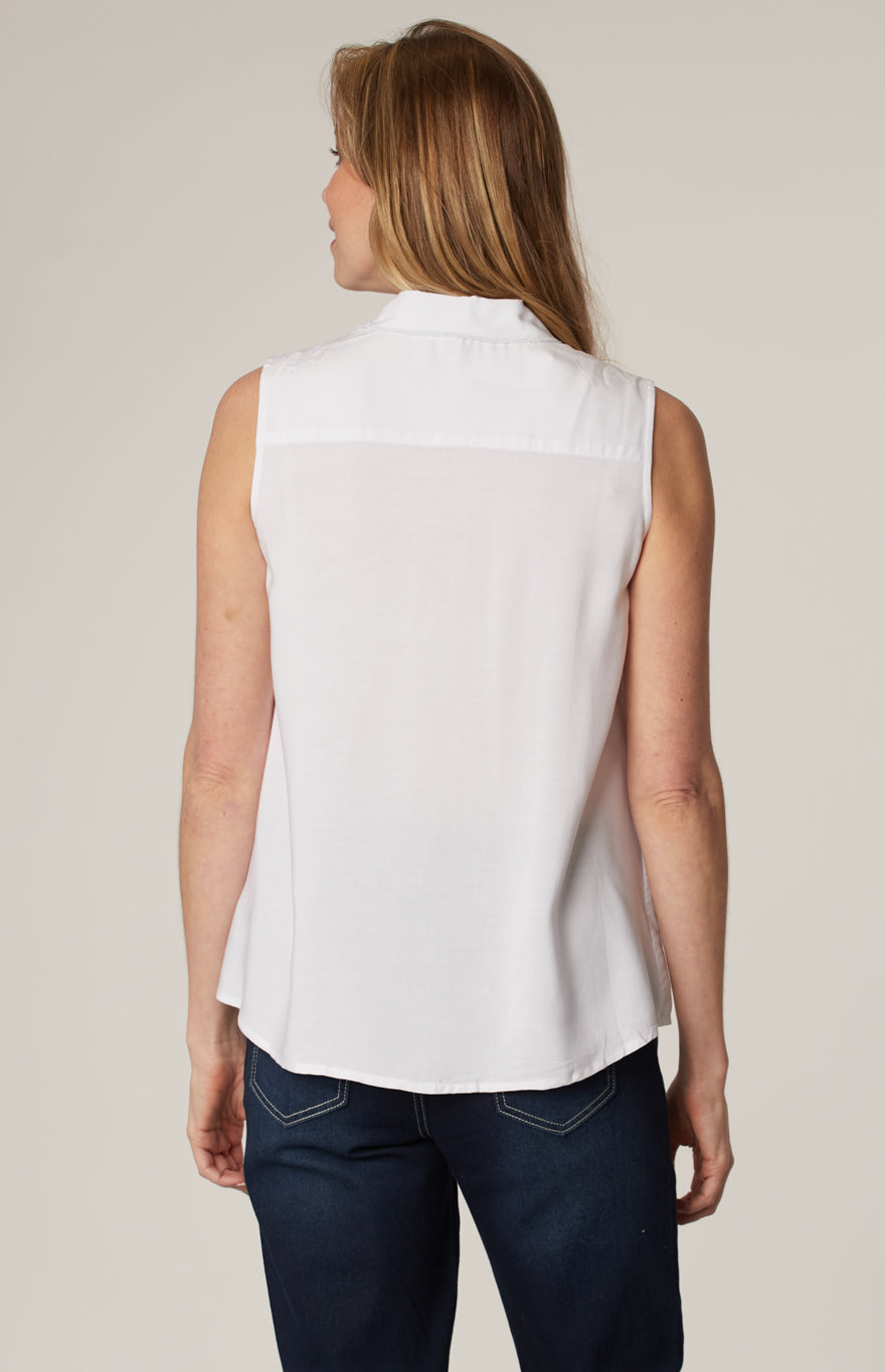 Sleeveless semi-fitted blouse with buttons