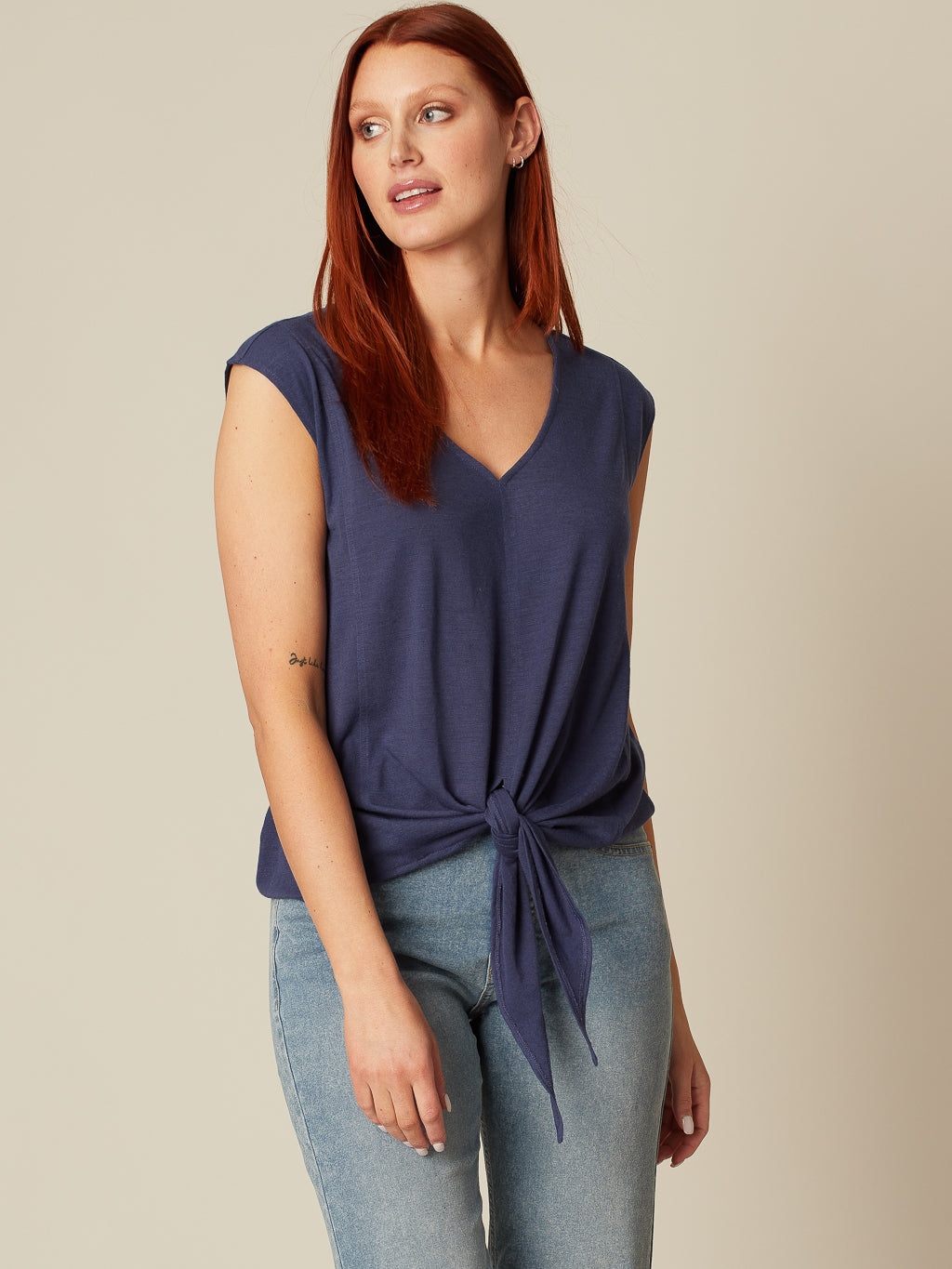 Short-sleeve loose blouse