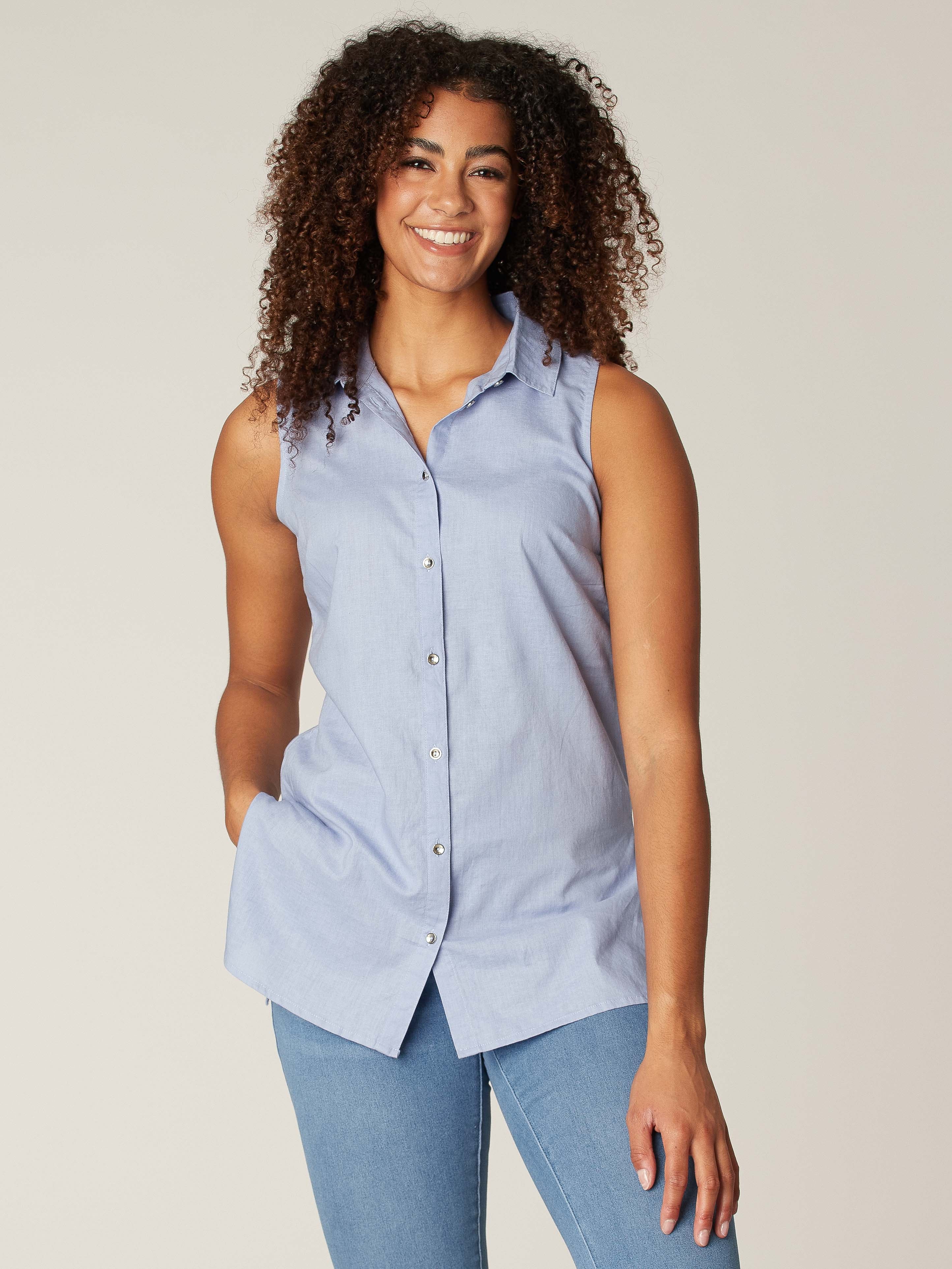 Sleeveless semi-fitted tunic with buttons