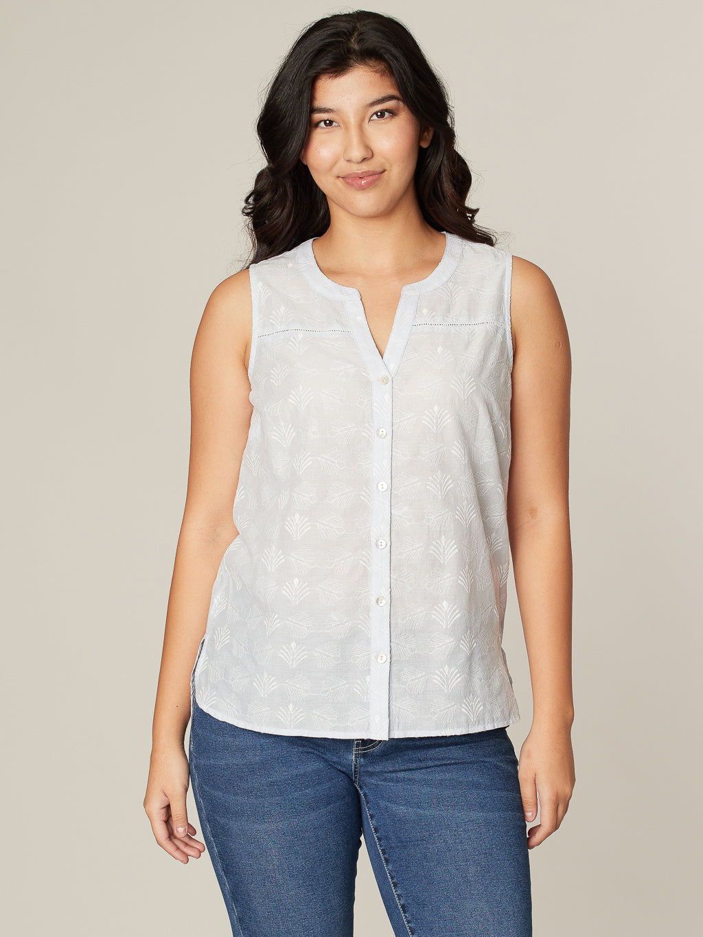 Blouse sans manches semi-ajustée avec boutons