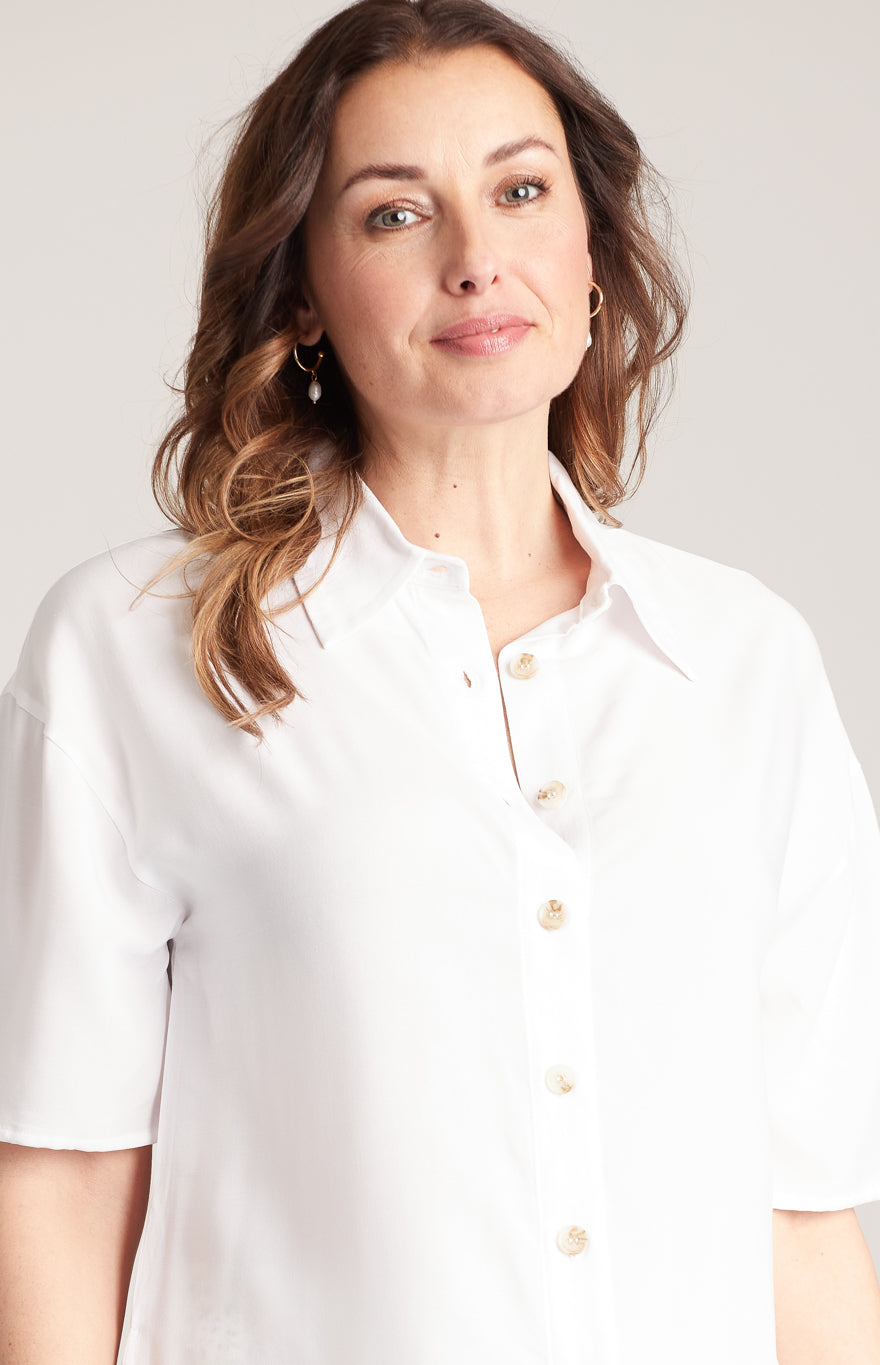 Blouse ample à manches courtes avec boutons