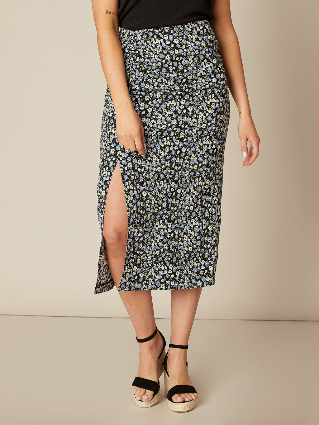 Midi skirt with pleated details