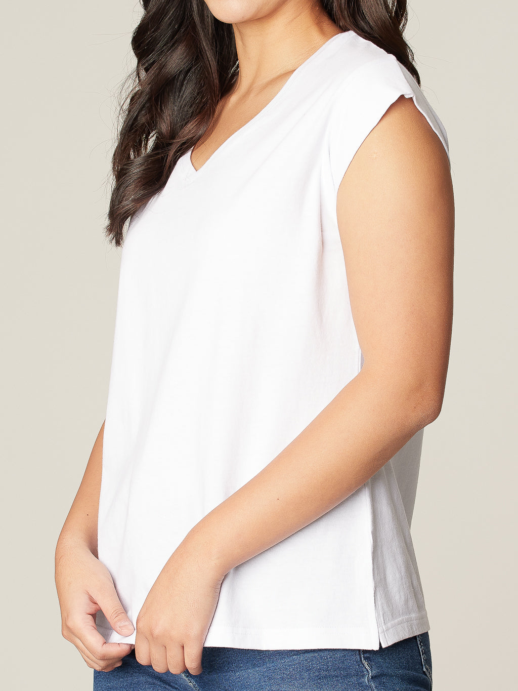 Short-sleeve semi-fitted t-shirt