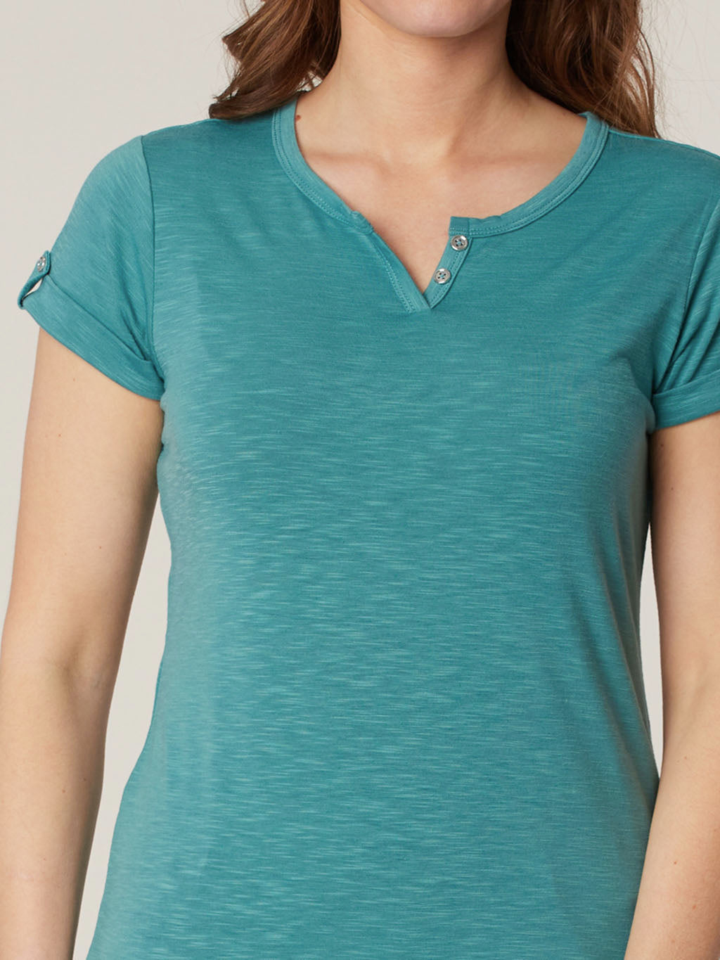 Short-sleeve semi-fitted t-shirt