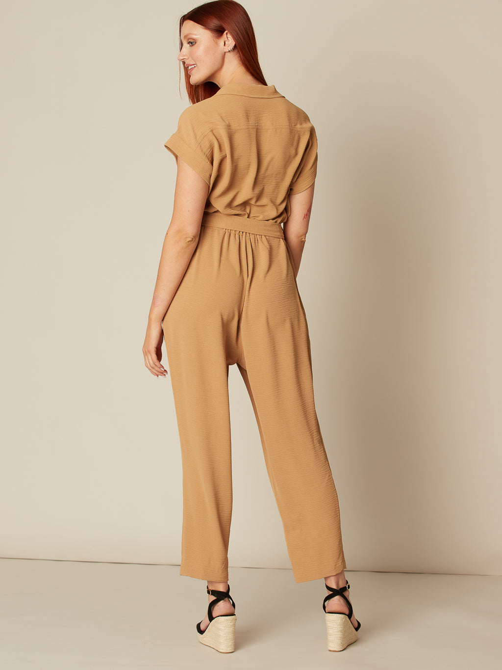 Combinaison semi-ajustée avec ceinture