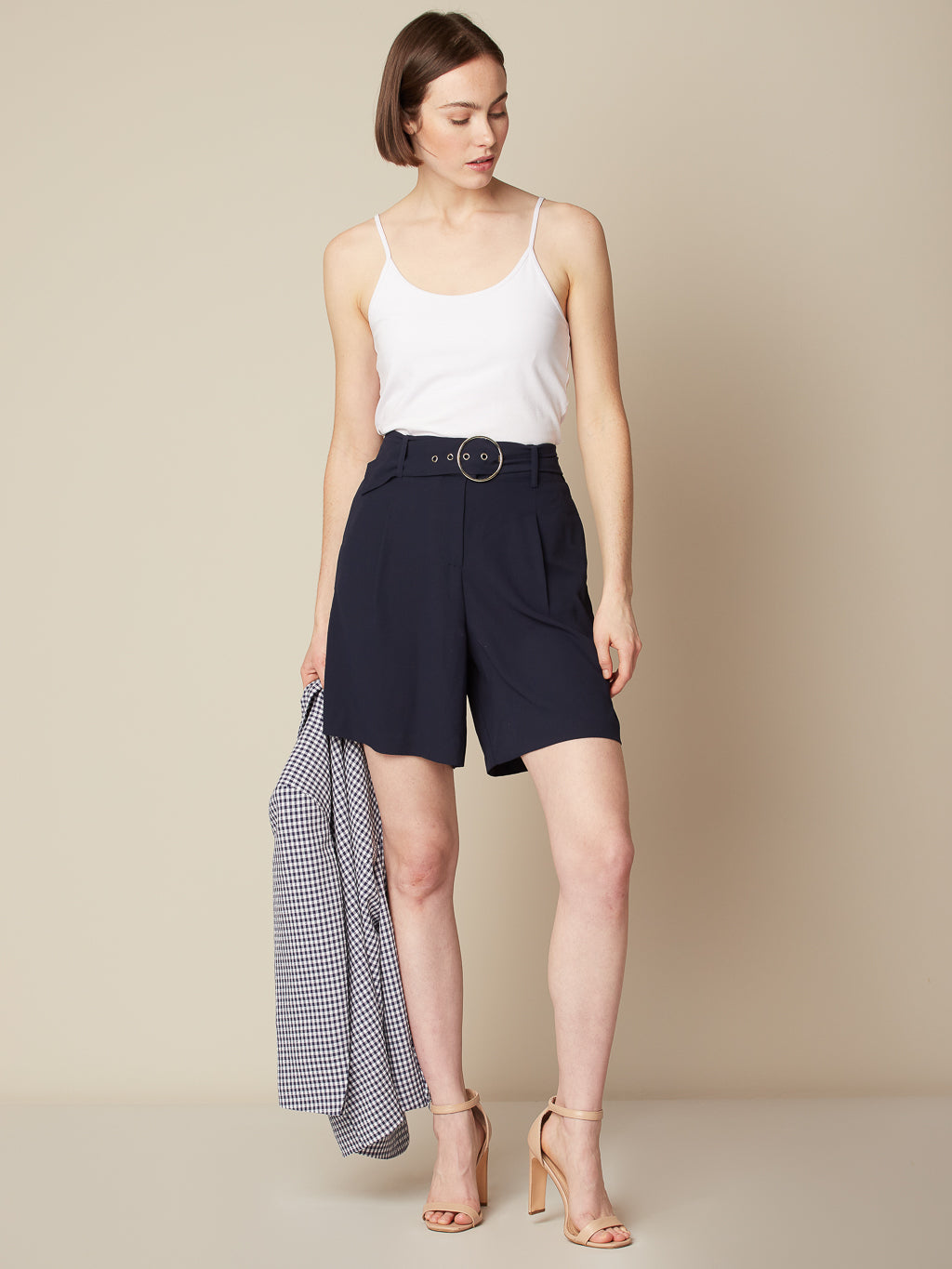 Short habillé avec ceinture
