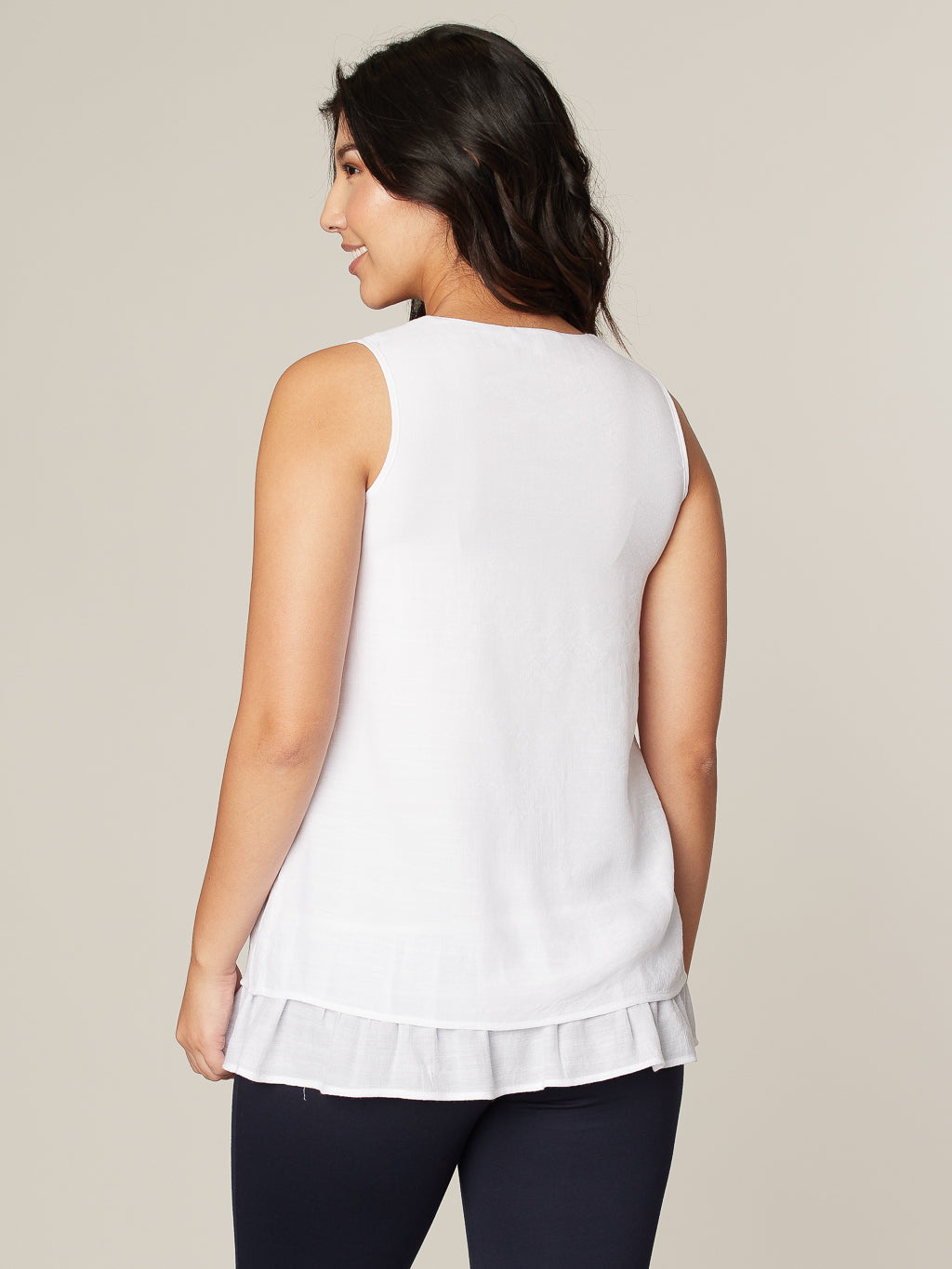 Sleeveless semi-fitted tunic