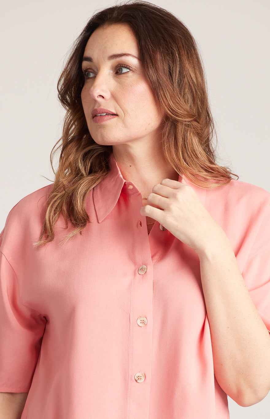 Blouse ample à manches courtes avec boutons