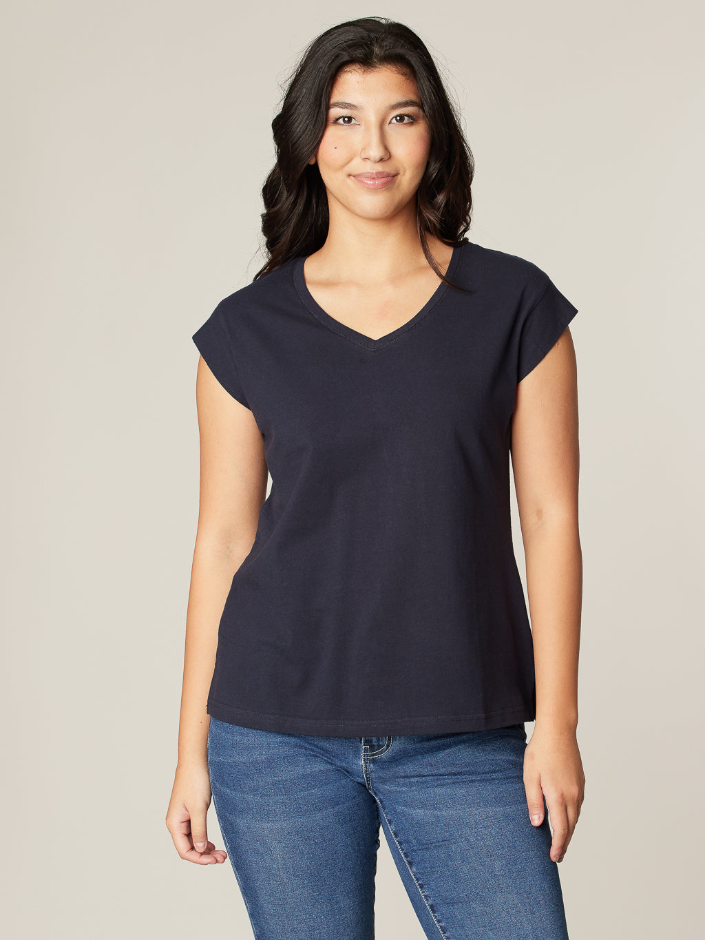 Short-sleeve semi-fitted t-shirt