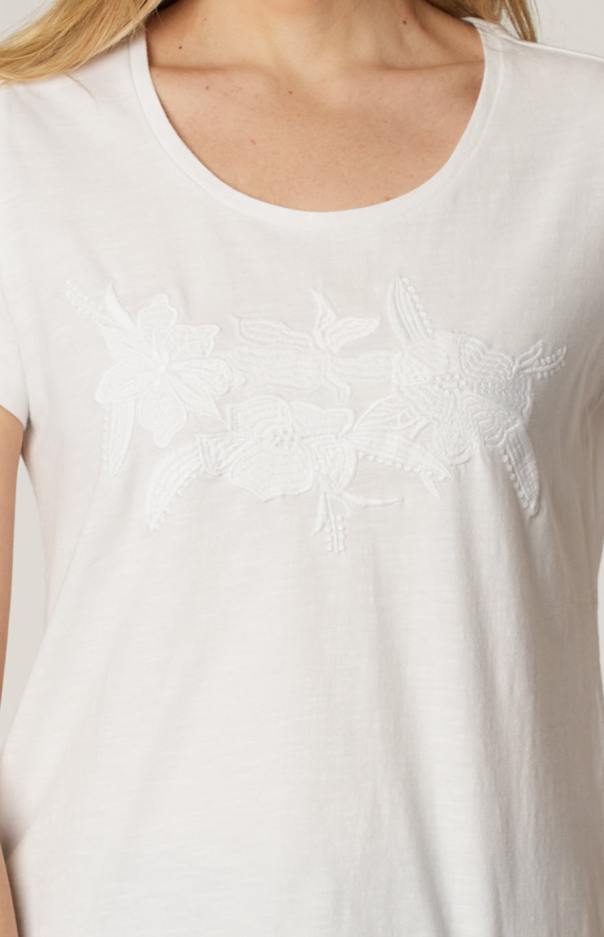 Short-sleeve semi-fitted t-shirt