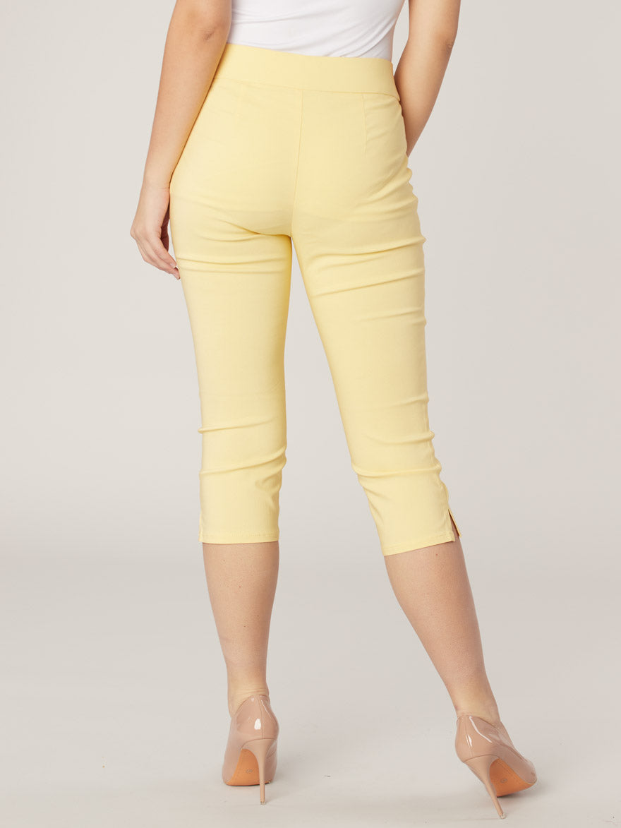 Narrow fitted pull-on capri