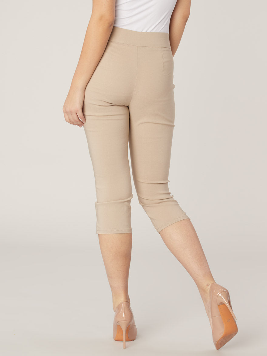 Narrow fitted pull-on capri