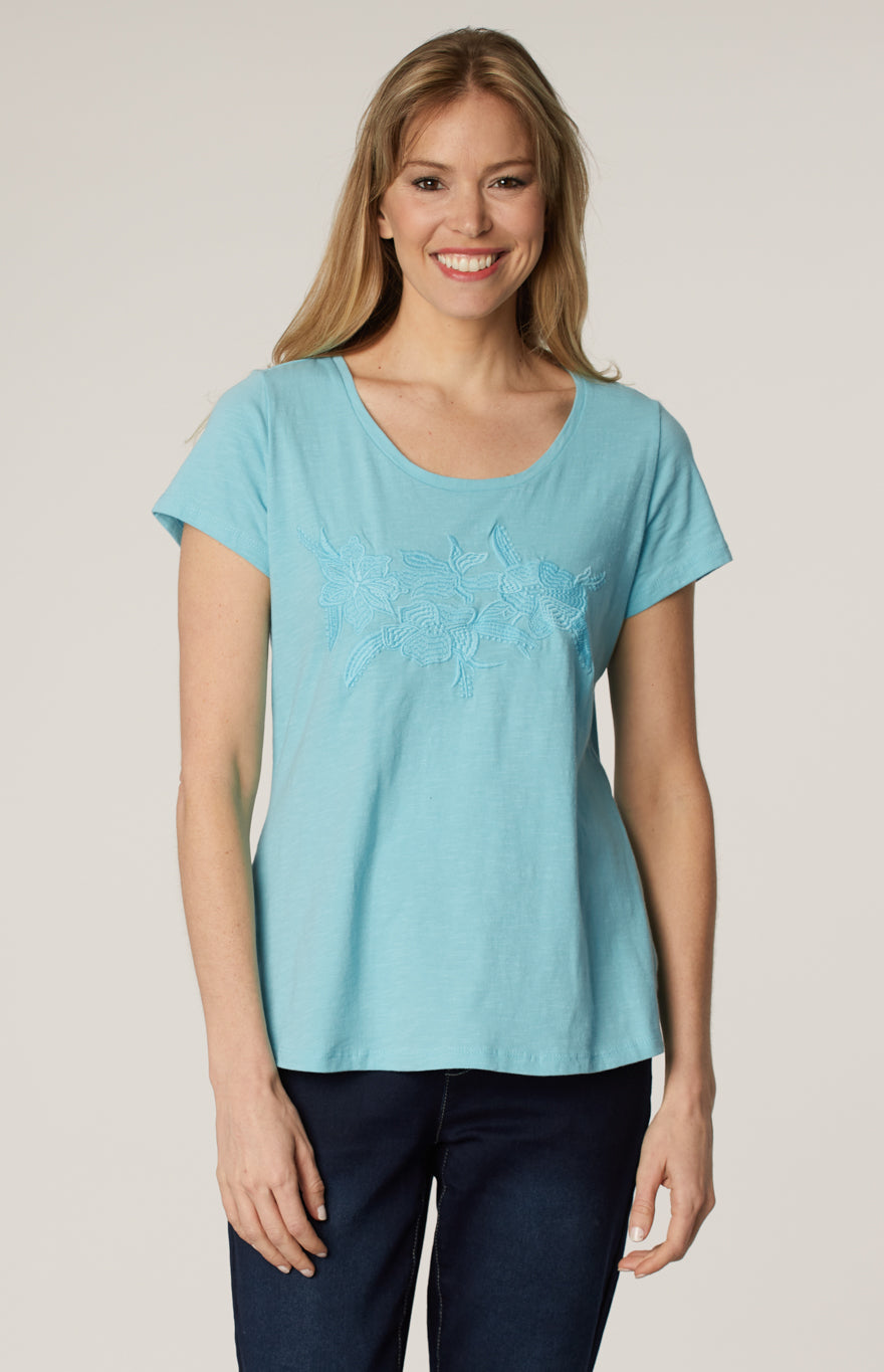 Short-sleeve semi-fitted t-shirt