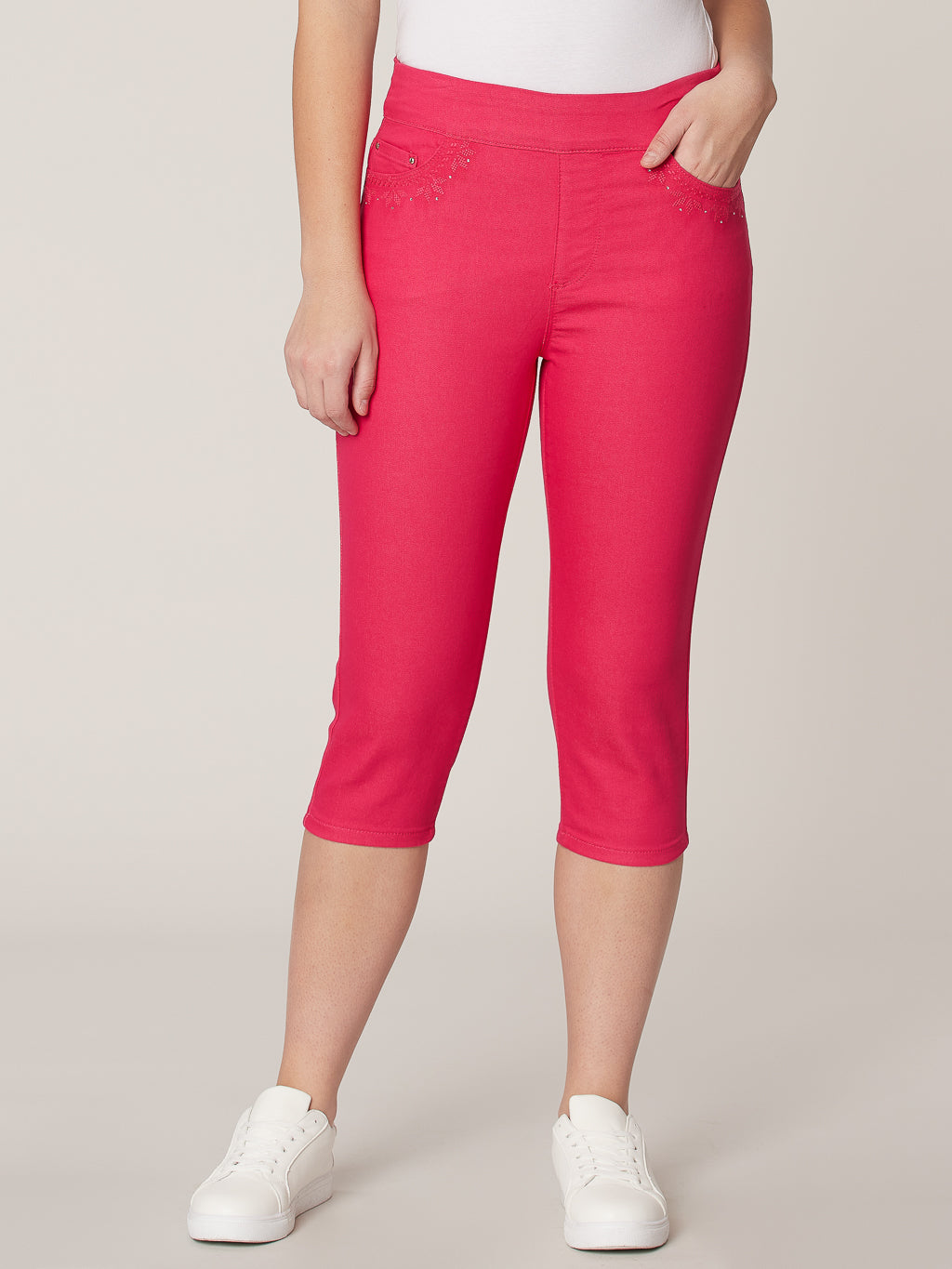 Pull-on denim capri