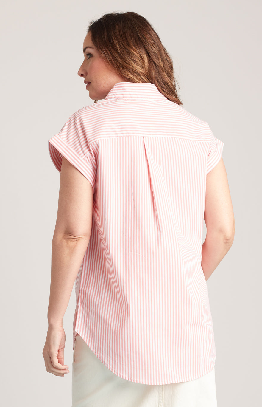 Loose tunic with buttons