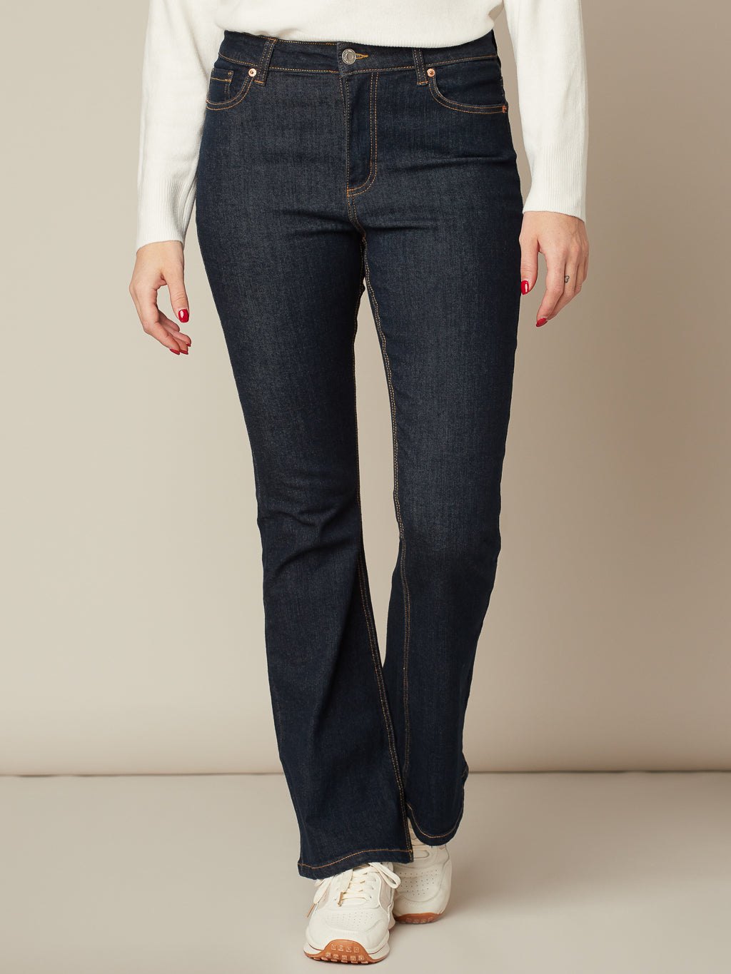 Bootcut fitted jean