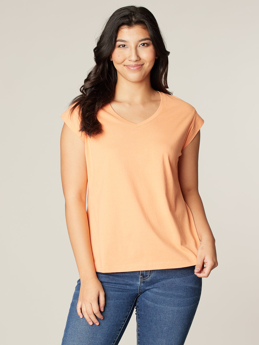 Short-sleeve semi-fitted t-shirt