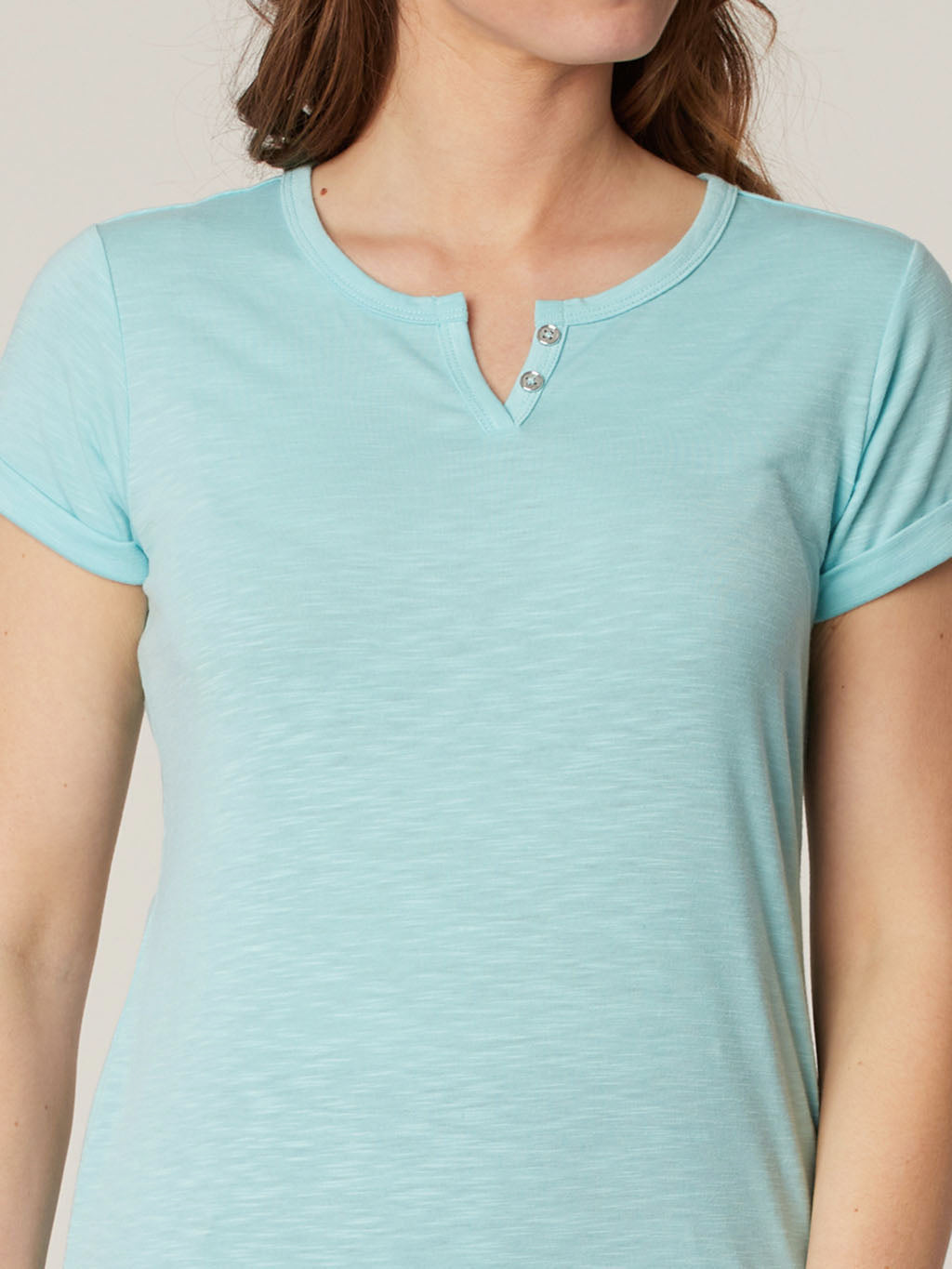 Short-sleeve semi-fitted t-shirt