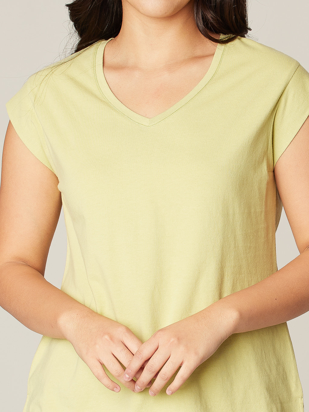 Short-sleeve semi-fitted t-shirt