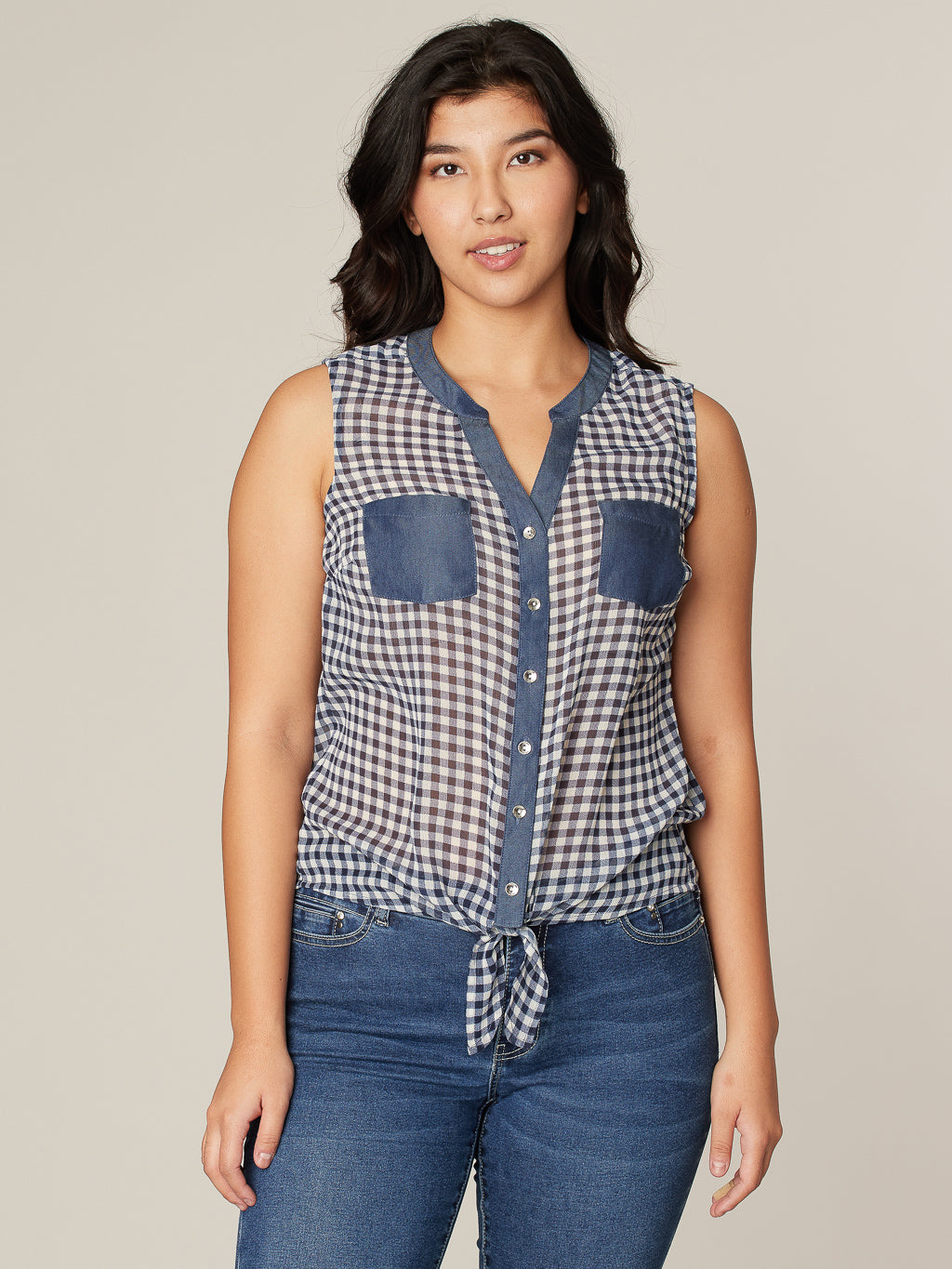 Blouse sans manches semi-ajustée avec boutons