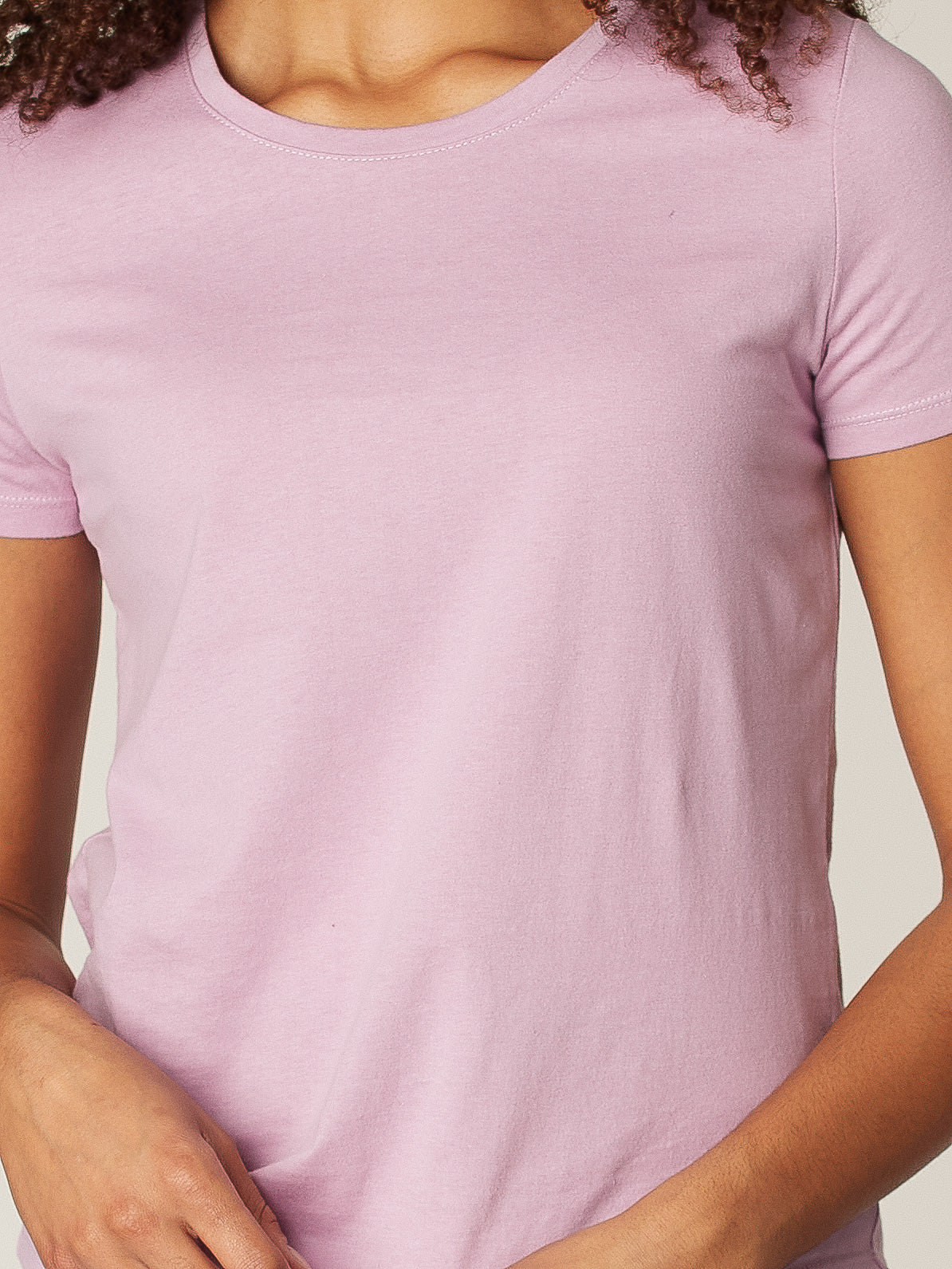 Short-sleeve semi-fitted t-shirt
