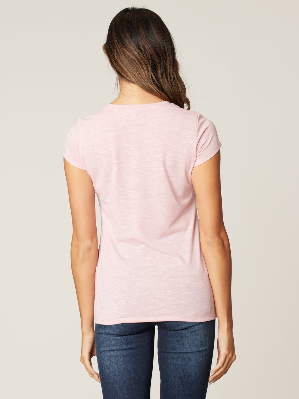 Short-sleeve semi-fitted t-shirt