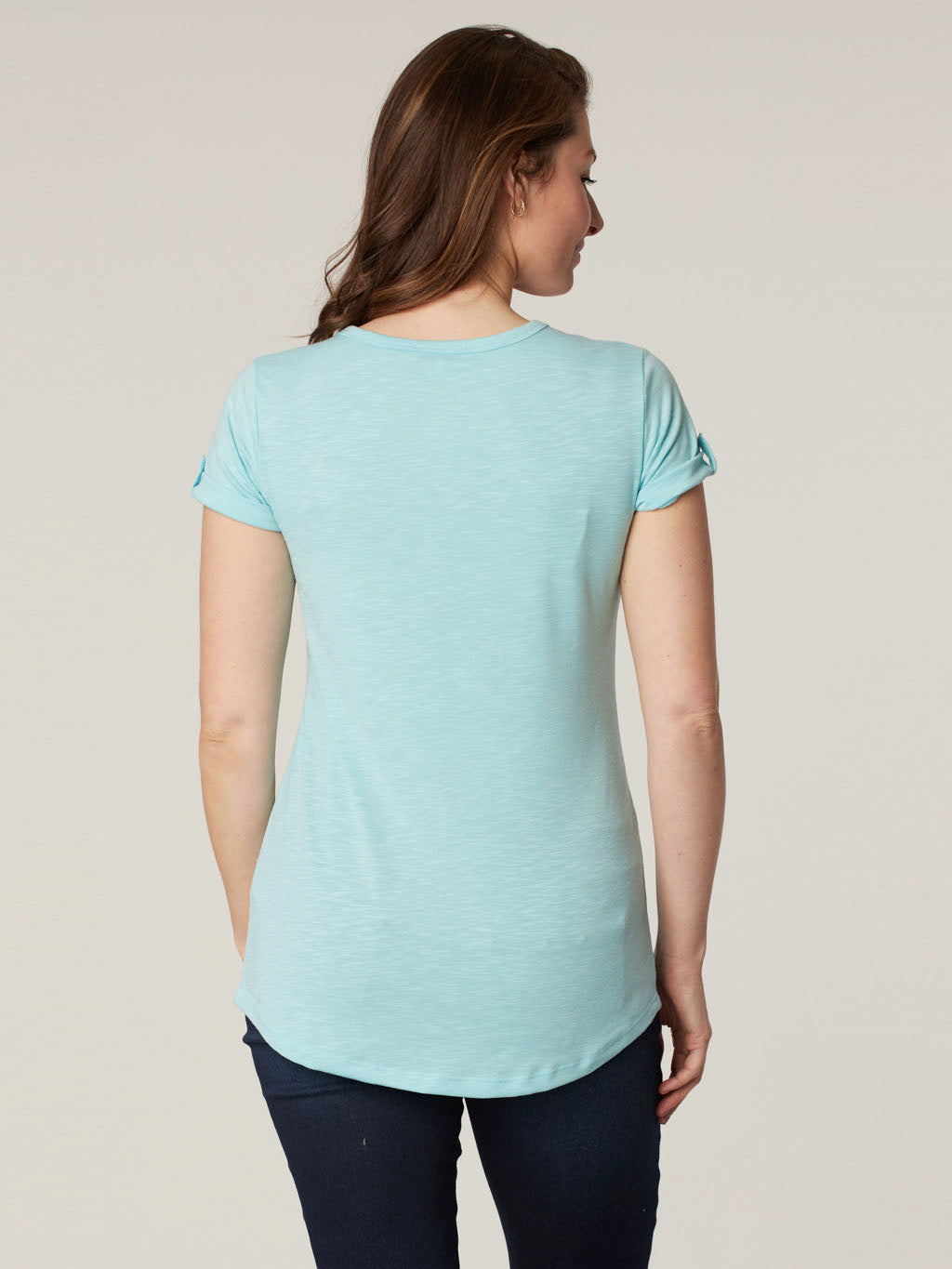 Short-sleeve semi-fitted t-shirt
