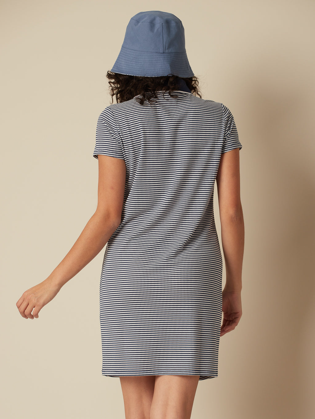 Polo dress with contrasting collar